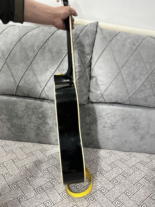 Гитара шестиструнная