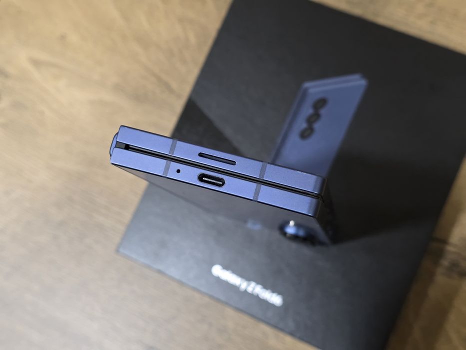 Samsung Galaxy Fold 6 Navy 256GB Гаранция
