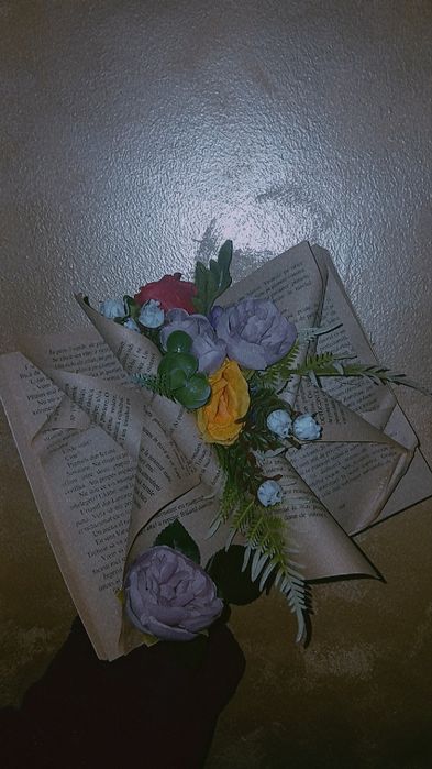 Cărți decorative cu flori – Cadouri handmade unice și elegante