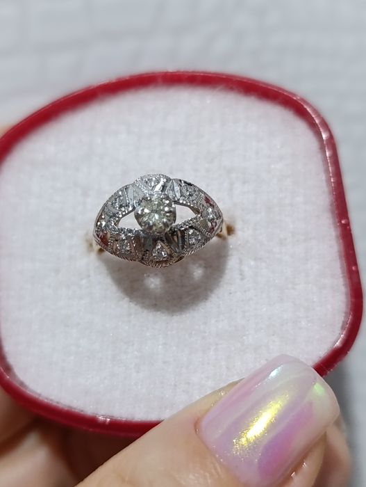 Советское кольцо с якутскими бриллиантами.