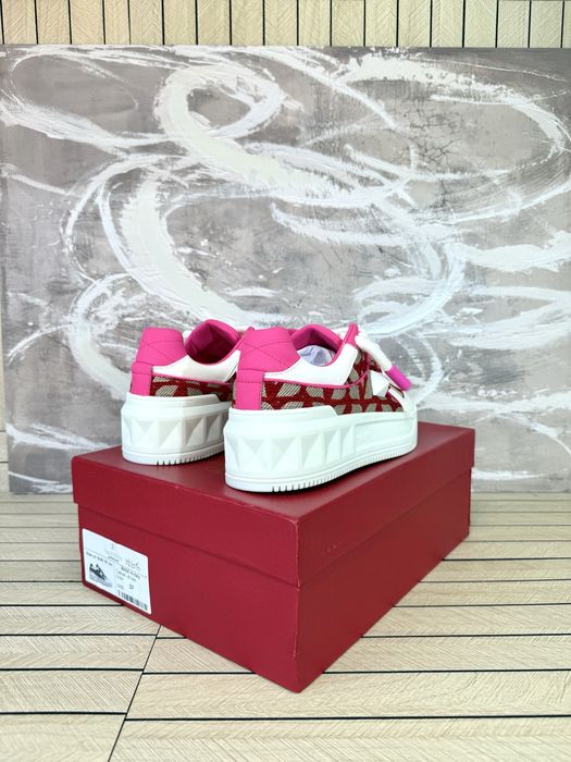 Valentino One Stud Pink