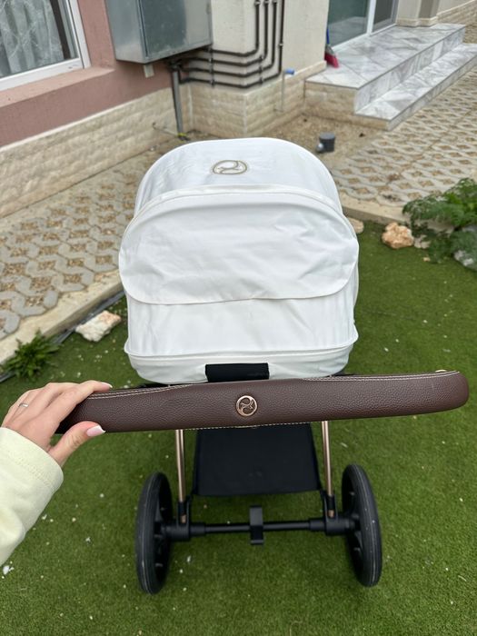 Cybex Priam 4 Rose Gold Off White 2024 + дъждобран