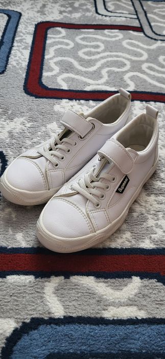 Продам детскую обувь