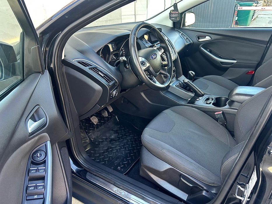 Ford Focus TITANIUM 1.0 ECO BOOST 2012