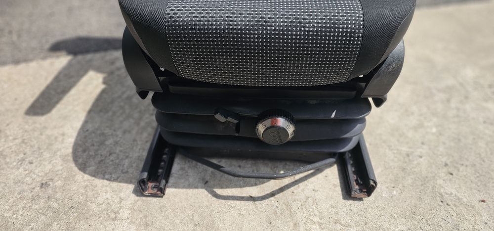 Scaun sofer cu perna ,pneumatic cu cotiera Mercedes Sprinter Vw Crafter