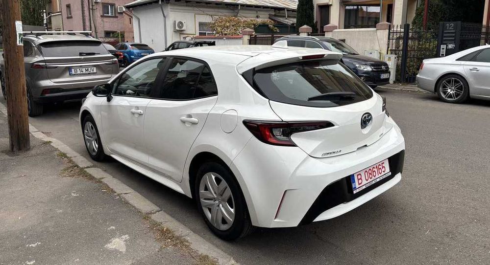 TOYOTA Corolla 2026 — imagine 2