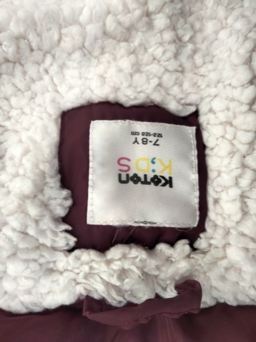 Продам куртку на девочку