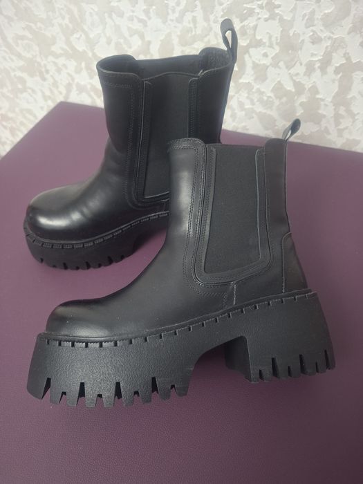 Продам зимнюю обувь