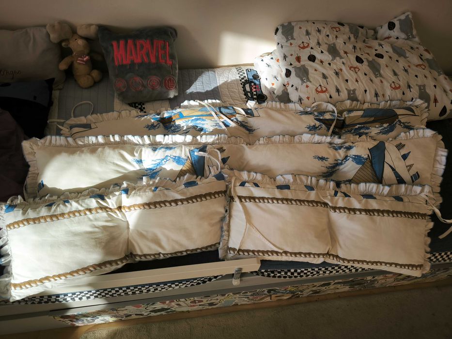 Обиколници за бебешко легло