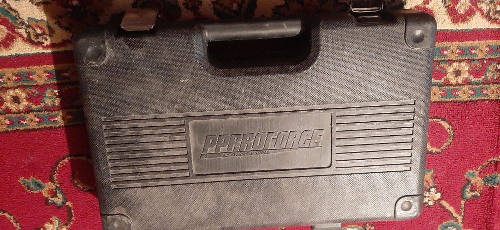 Набор инструментов Pro Force 82 предмета
