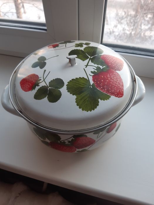 Продам Кастрюлю //