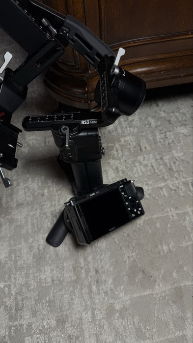 Sony ZV-E10 + DJI RS3 Mini (комплект)