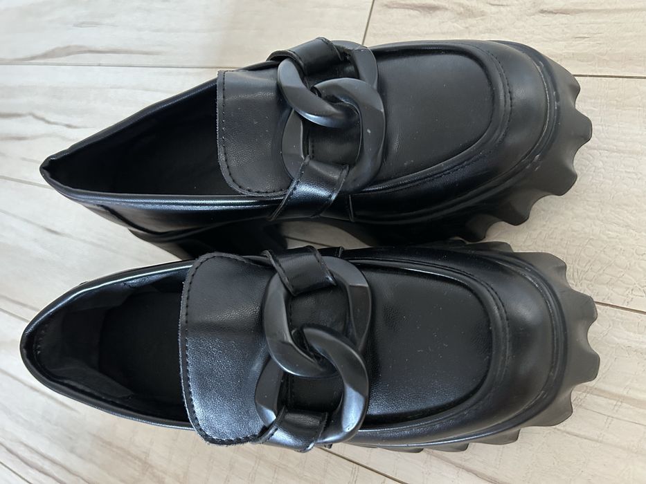 Продам стильные женские туфли