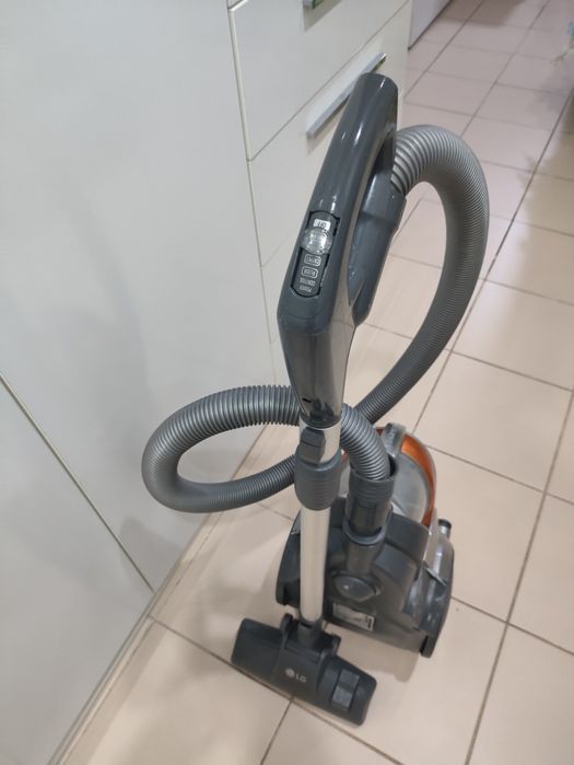 Продам пылесос LG
