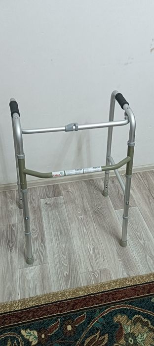 Индвалидни каляска и ходунки