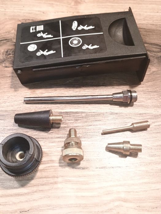 Set pentru compresor ,adaptoare minge,roata ,saltea,pistol suflat ,6 p
