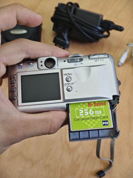 Canon PowerShot s30 мыльница