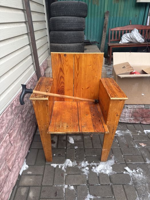 Отдам стул и трость бесплатно