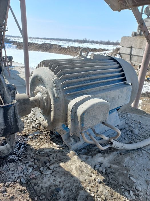 электродвигатель 160 kw. 750 оборот