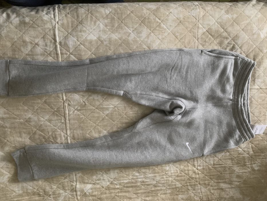 Долнище Nike ново