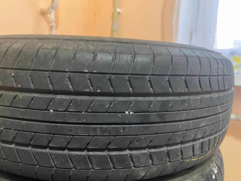 Продается запаска от Toyota 40