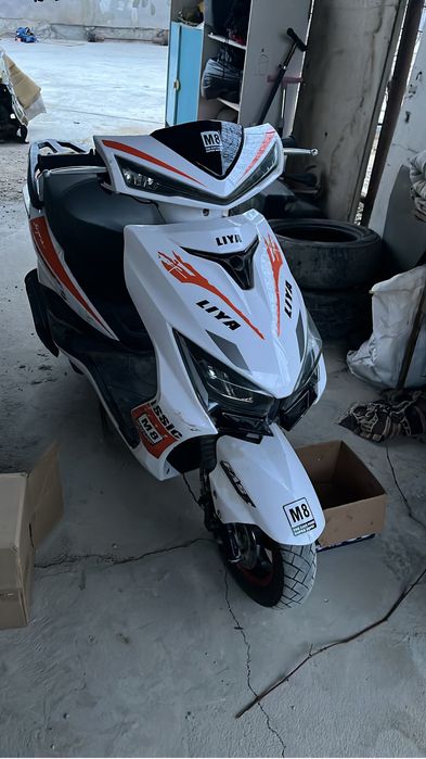 Мапед Лия м8 про