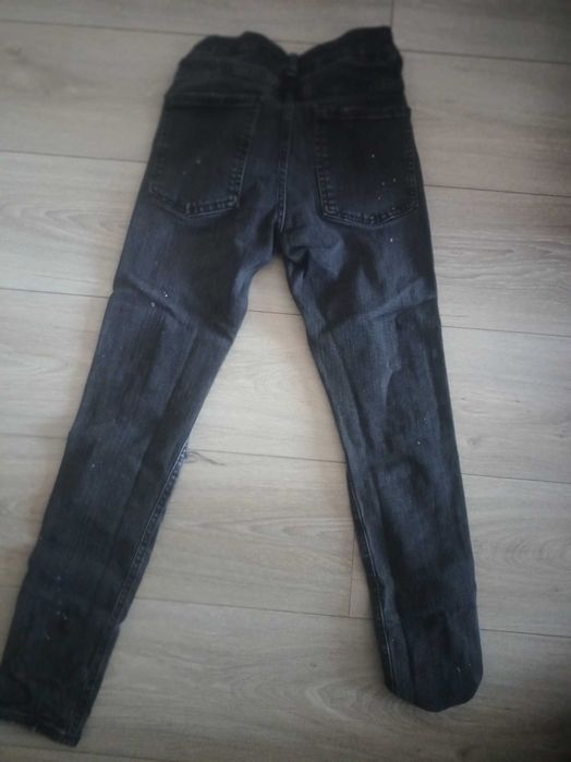 Blugi rupti  bershka