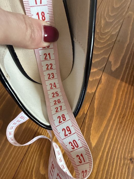 Лачени обувки на ток 38 номер Нови !