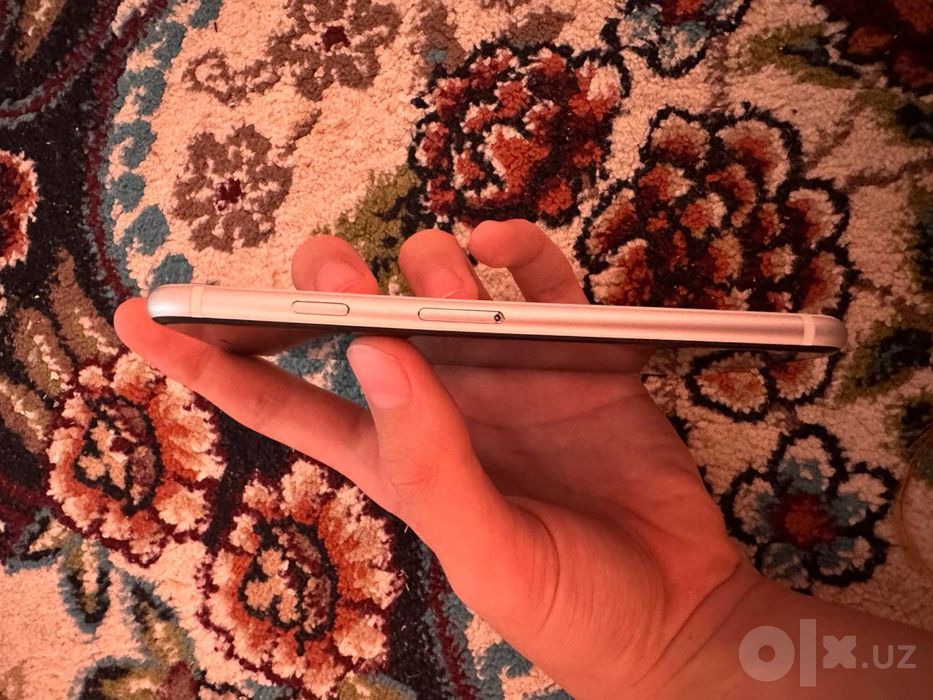 Iphone se2 sotiladi