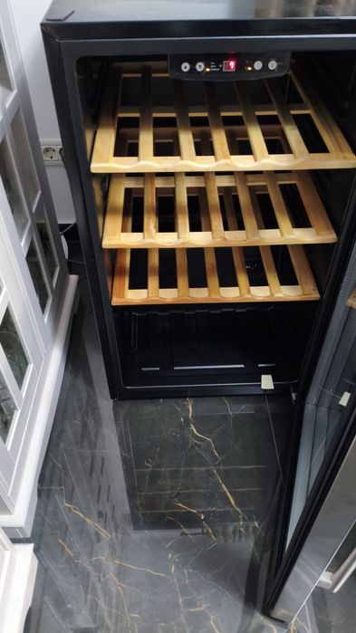 Frigider racitor vinuri Siemens