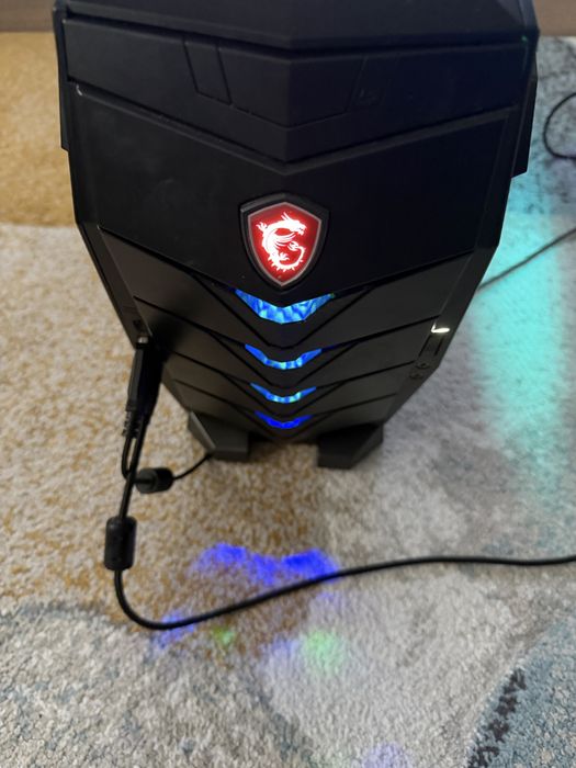 Unitate gaming MSI Aegis 3 - cititi bine anuntul