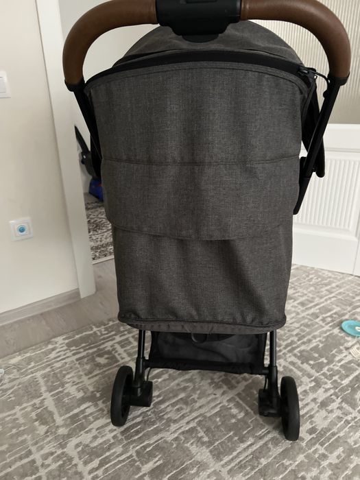 Продам детскую прогулочную коляску