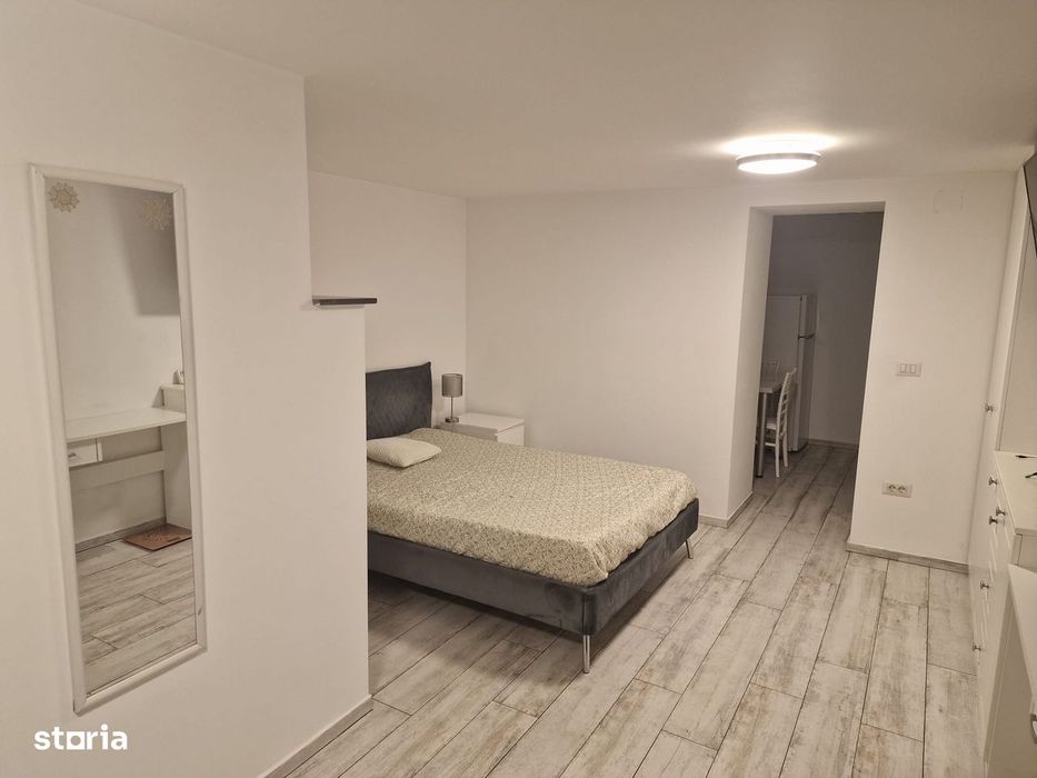 De inchiriat garsoniera Zamca (la casa )-Suceava