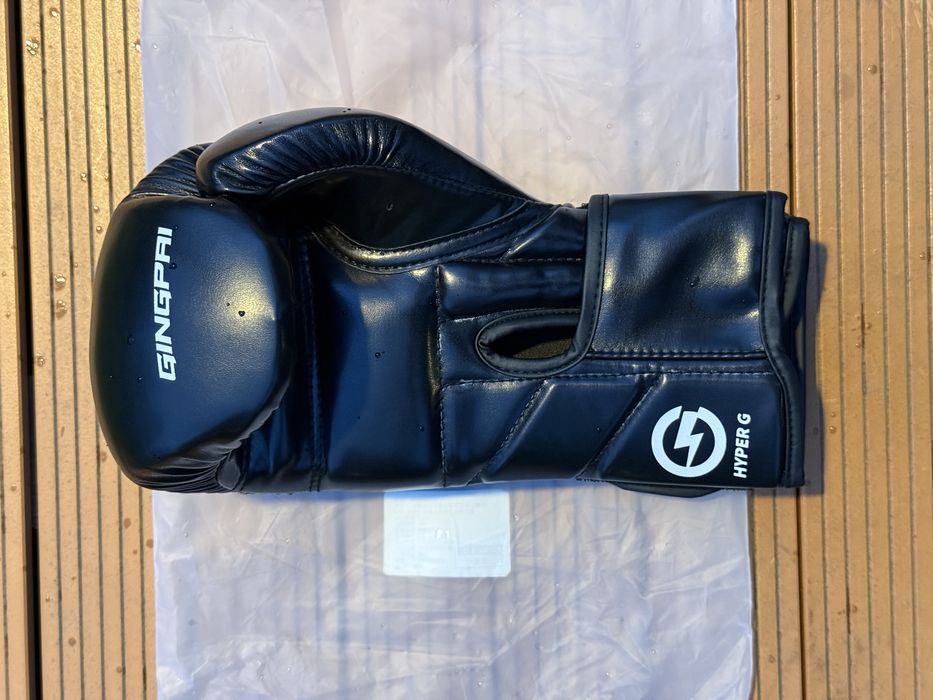 Боксерские перчатки