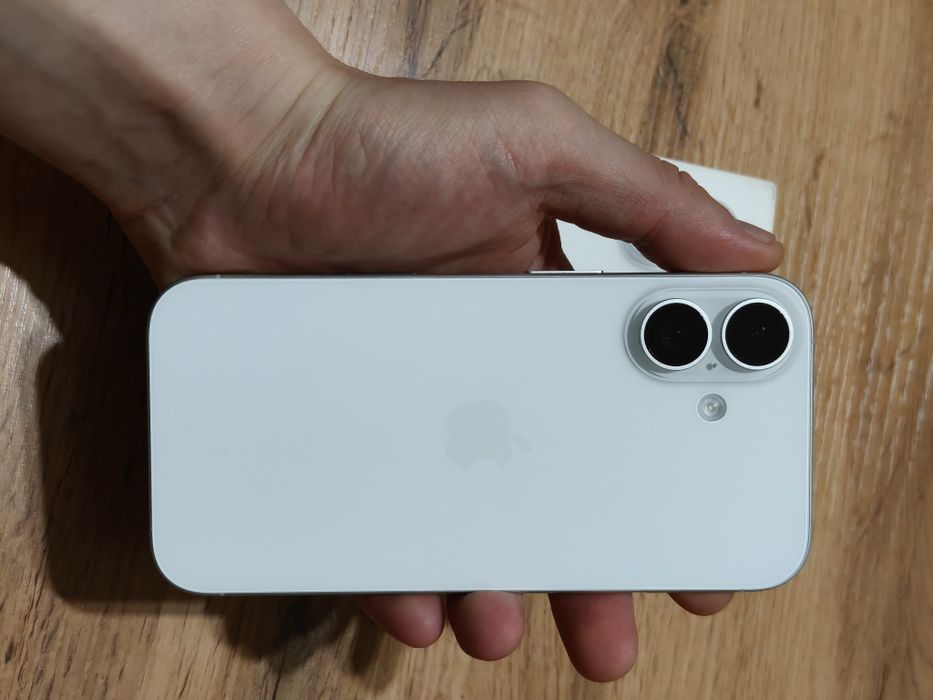 iPhone 16 128 gb ёмкость 100