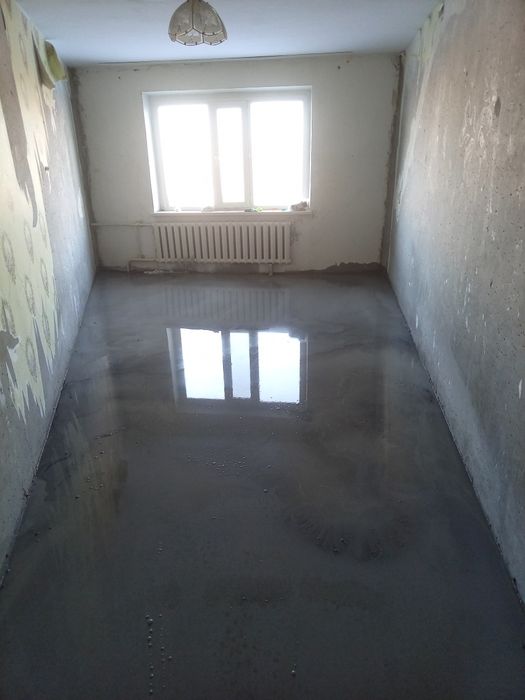 Заливка пола стяжки