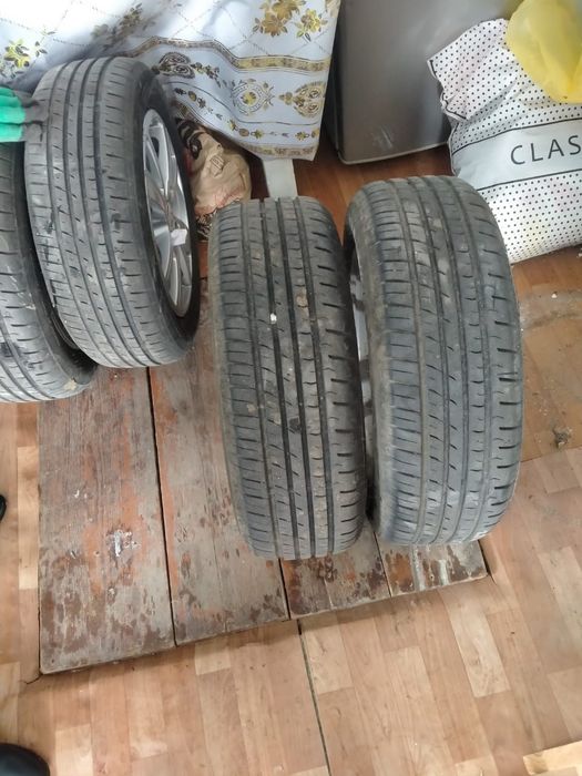 Продам шины в комплекте с дисками