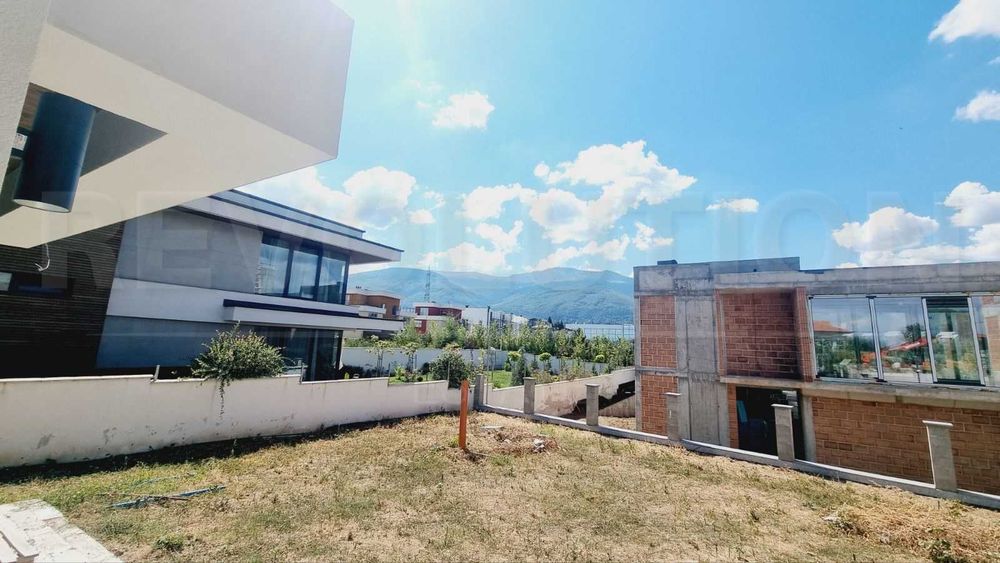 Продава се Къща в с. Бистрица, Област София-град - 361 кв.м за 2078 €/кв.м - Снимка #16