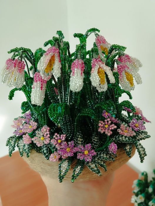 Подснежники из бисера