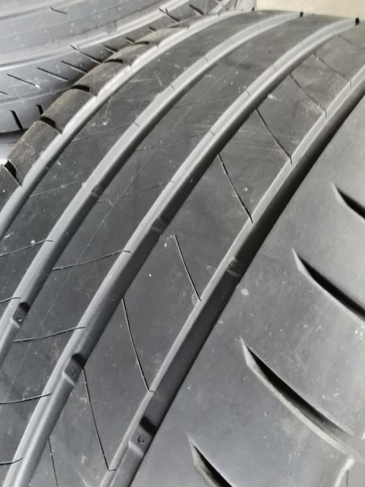 285 35 20 bridgestone 2бр
