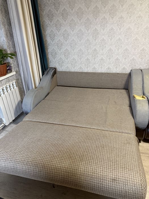 Продам диван срочно