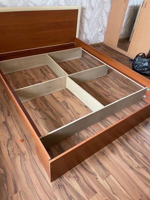 продам спальный гарнитур