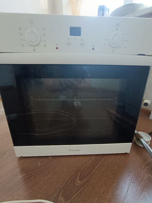 Духовой шкаф Electrolux