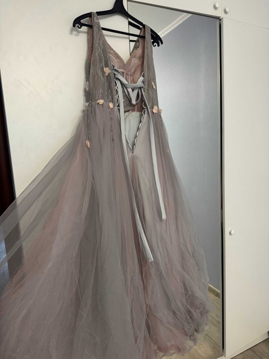 Платье на выпускной вечер