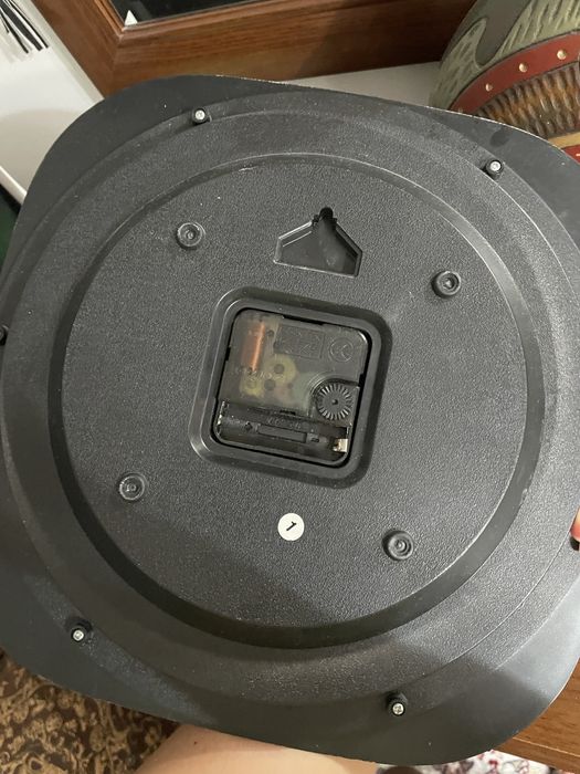 Часы настенные за 1000 тг