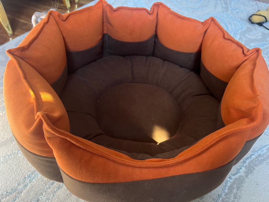 Продам лежанку для кошек и собак