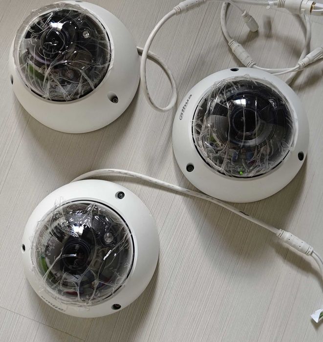 4MP IP куполна камера Dahua DH-IPC-HDBW5431E-ZE с варио обектив