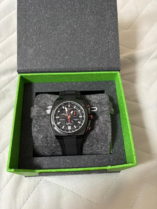 Продам часы Certina