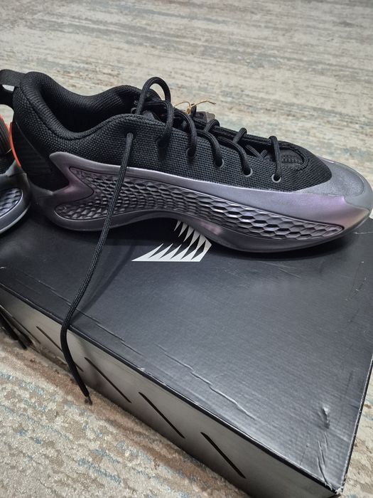 Продам кроссовки  Adidas