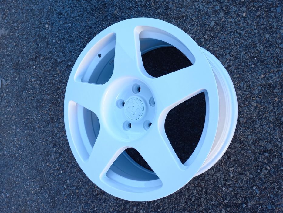 17.5x114.3 Fifteen 52 Pure White 8.0ж ет40 Honda Toyota Mitsubushi Sub